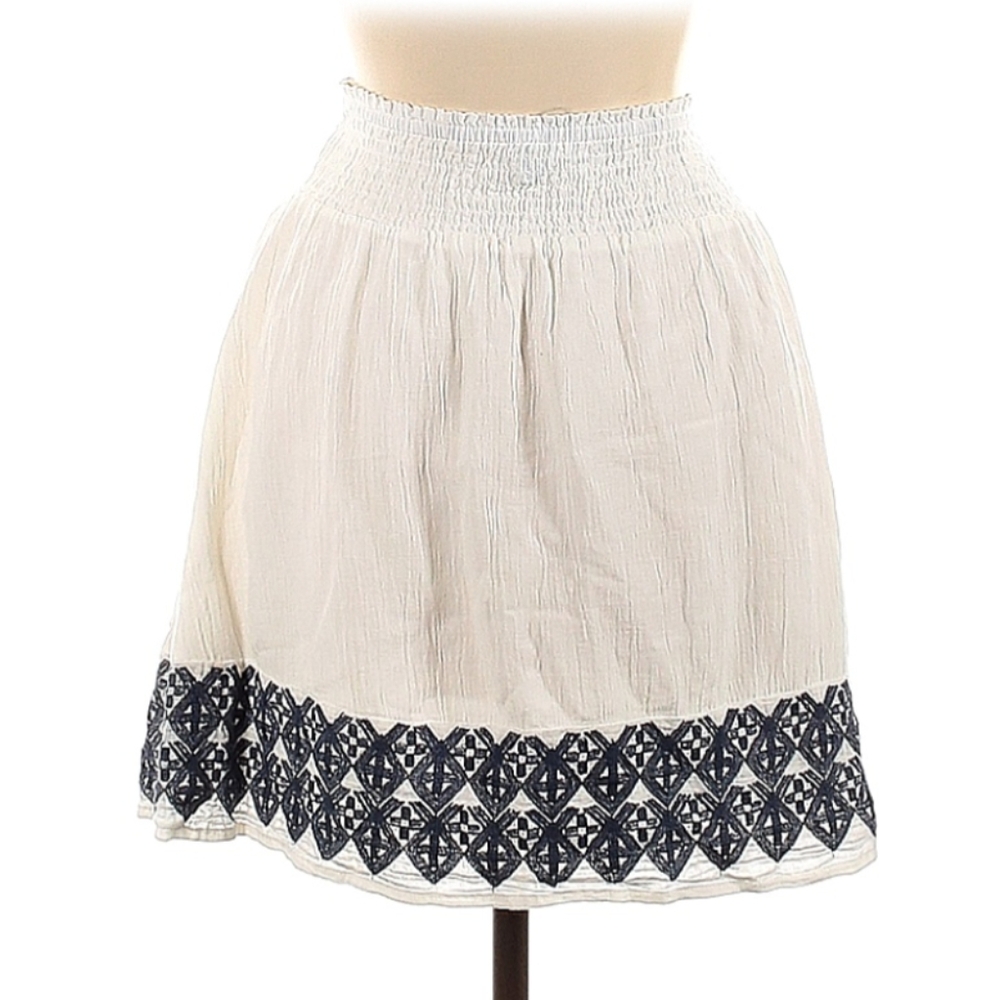 Old Navy White and Navy Women's Smocked Skirt